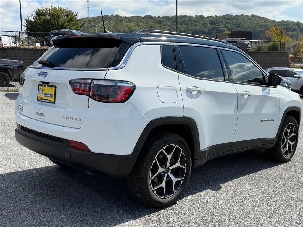Used 2025 White Jeep Limited image 12