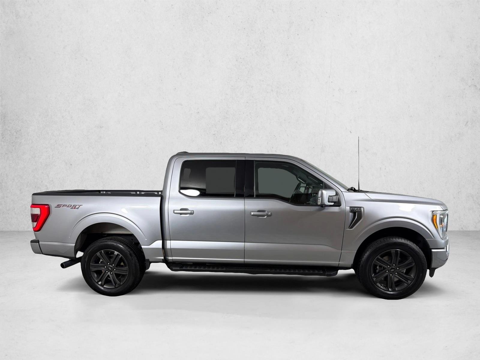 Used 2021 Iconic Silver Metallic Ford LARIAT image 3