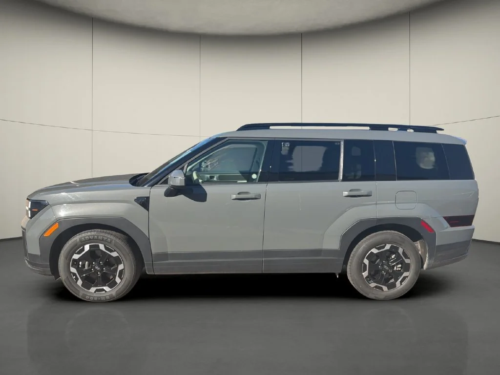 Used 2025 Gray Hyundai SEL image 4