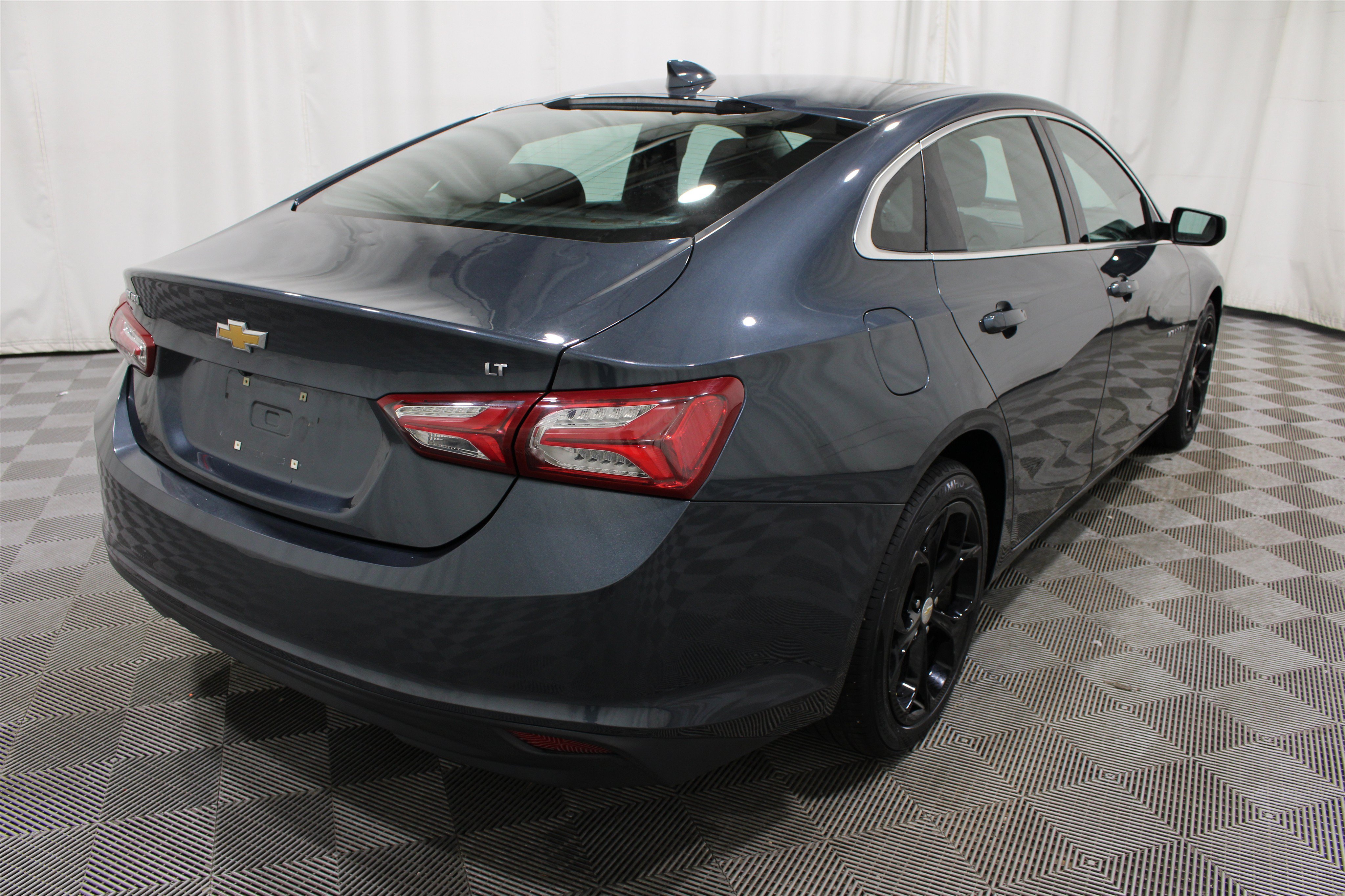 Used 2020 Shadow Gray Metallic Chevrolet LT image 31