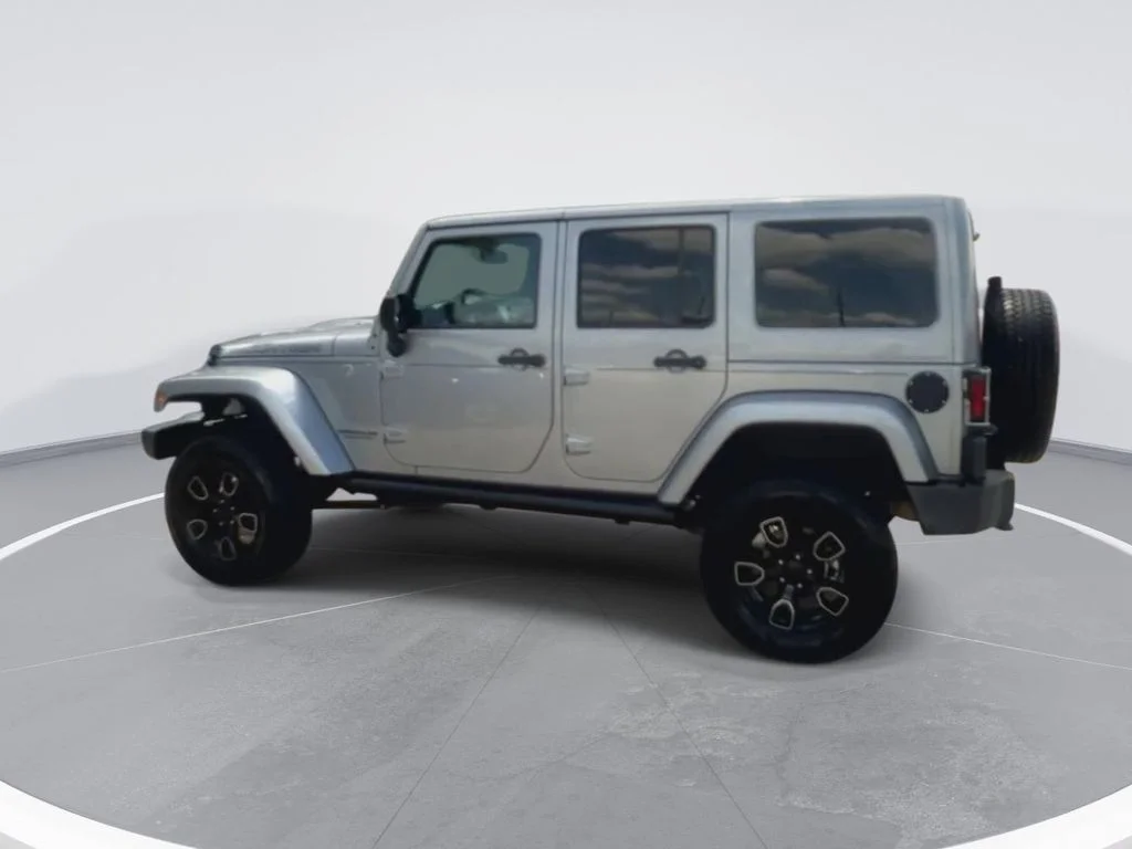 Used 2017 Silver Jeep Unlimited Sahara image 6