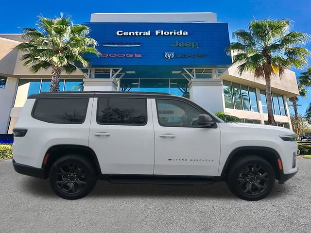 New 2026 Bright White Clear-Coat Exterior Paint Jeep Upland image 4