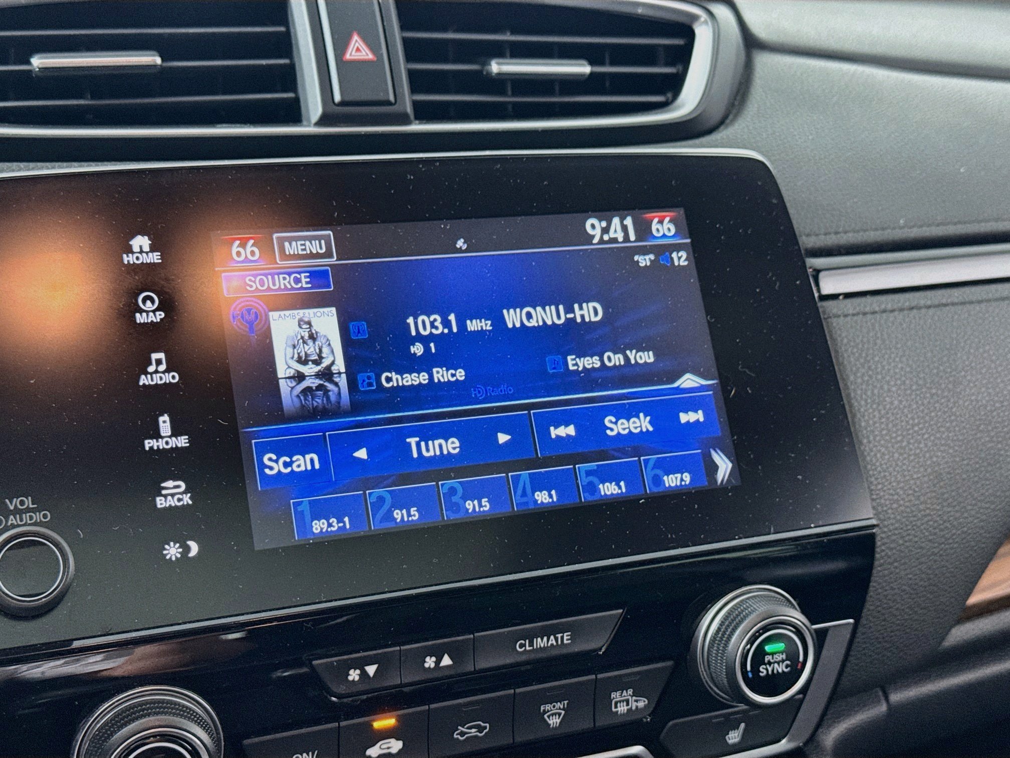 Used 2018 Crystal Black Pearl Honda Touring image 18