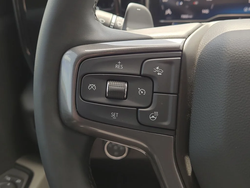 Used 2025 White Chevrolet ZR2 image 29