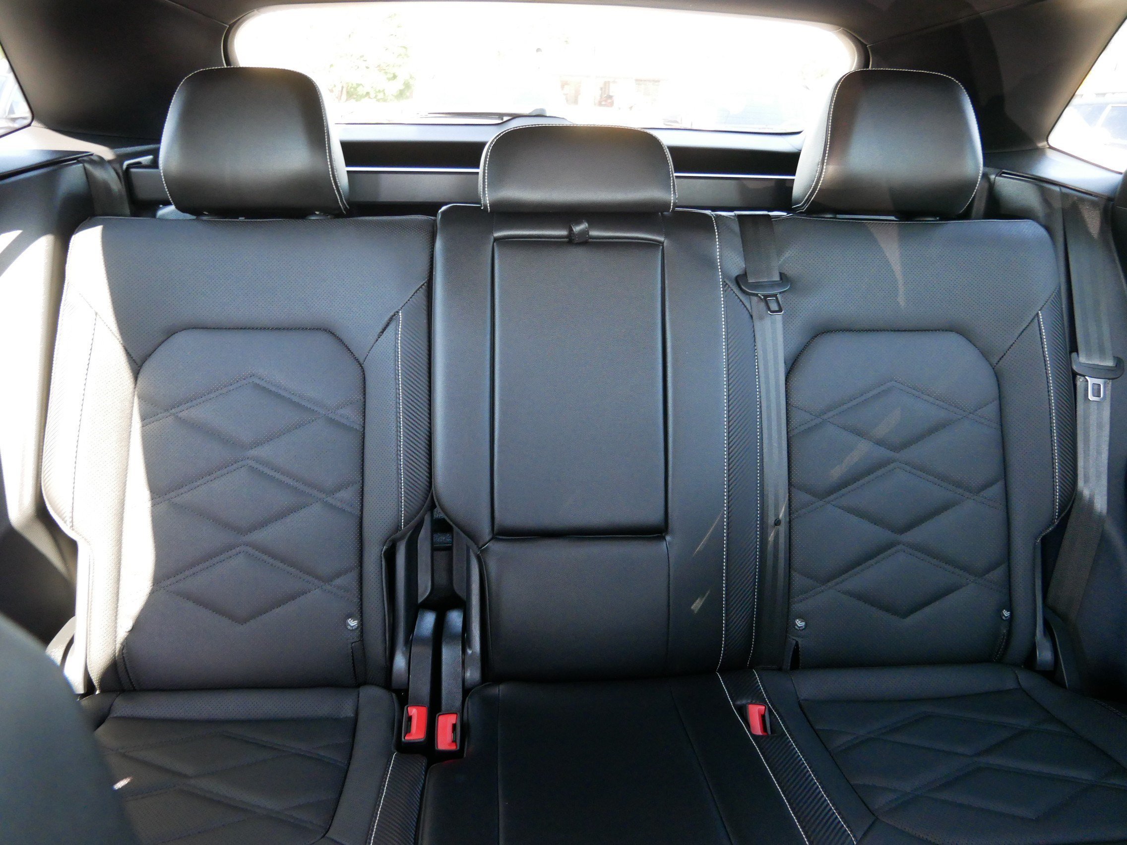 2024 Volkswagen Atlas Cross Sport SE w/Tech - Photo 13