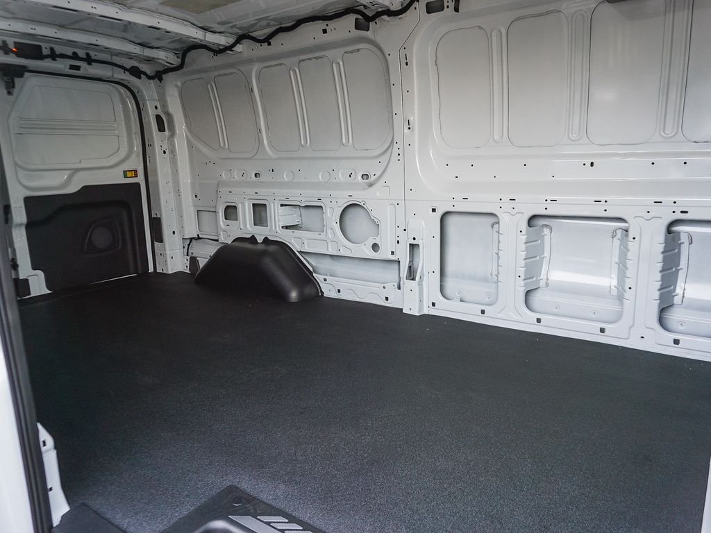 New 2025 Oxford White Ford Base image 16