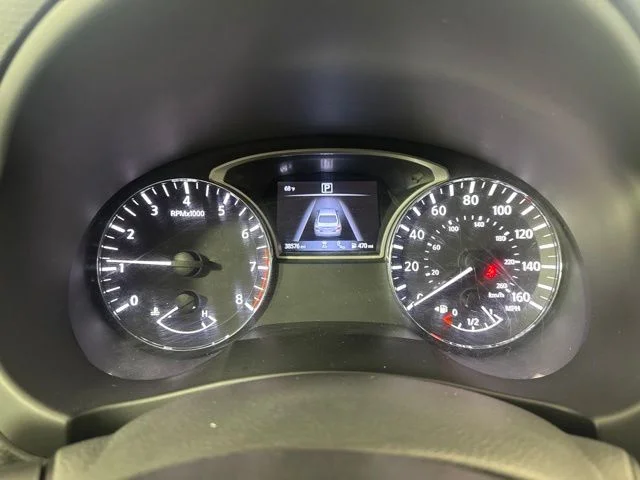 Used 2018 White Nissan 2.5 SL image 18