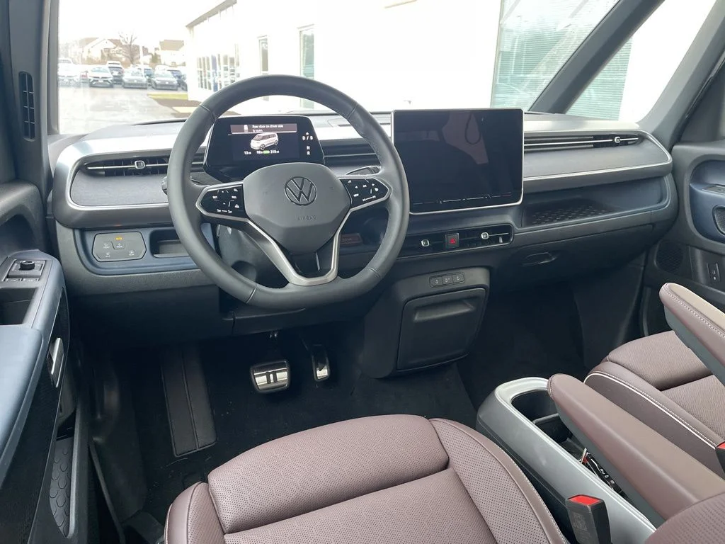 New 2025 Deep Black Pearl Volkswagen Pro image 22