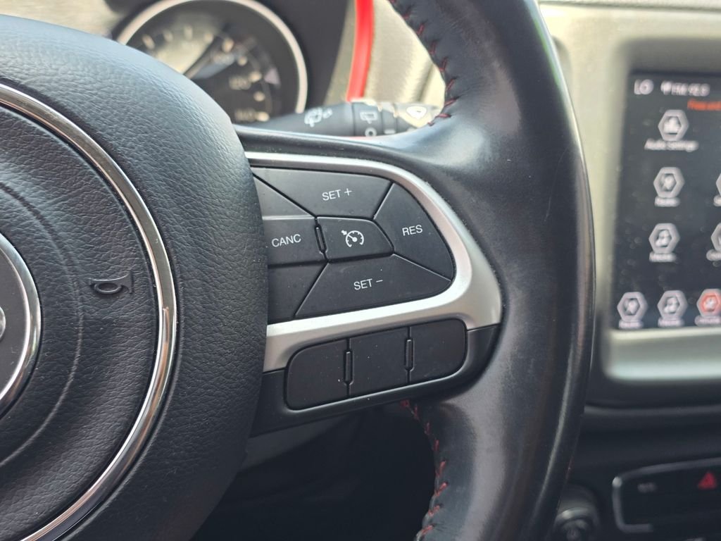 Certified Used 2020 White Jeep Trailhawk image 36