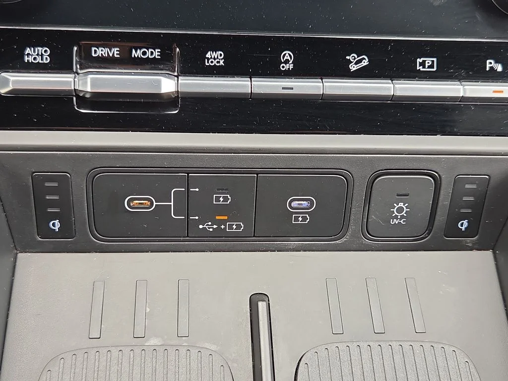 Used 2025 Gray Hyundai Calligraphy image 41