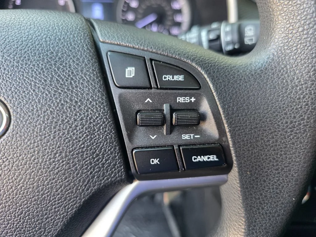 Used 2019 Blue Hyundai SE image 22