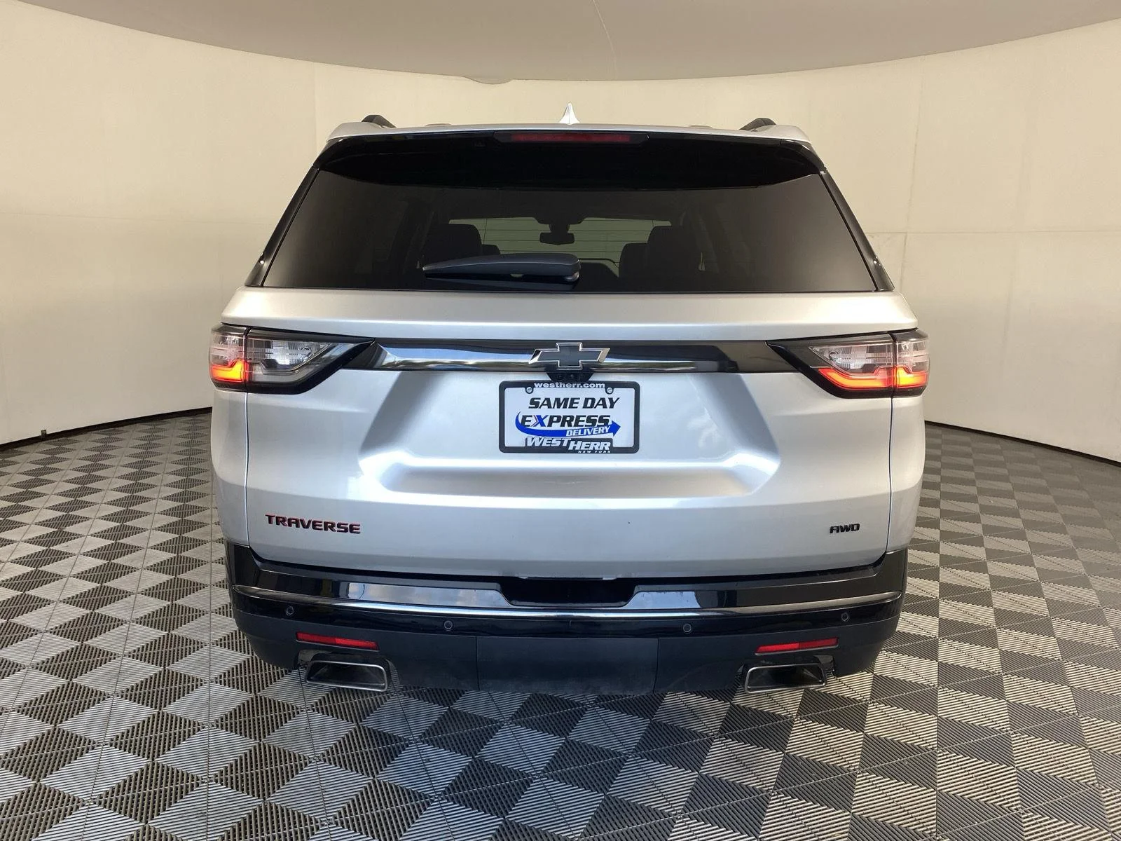 Used 2019 Silver Ice Metallic Chevrolet Premier image 6