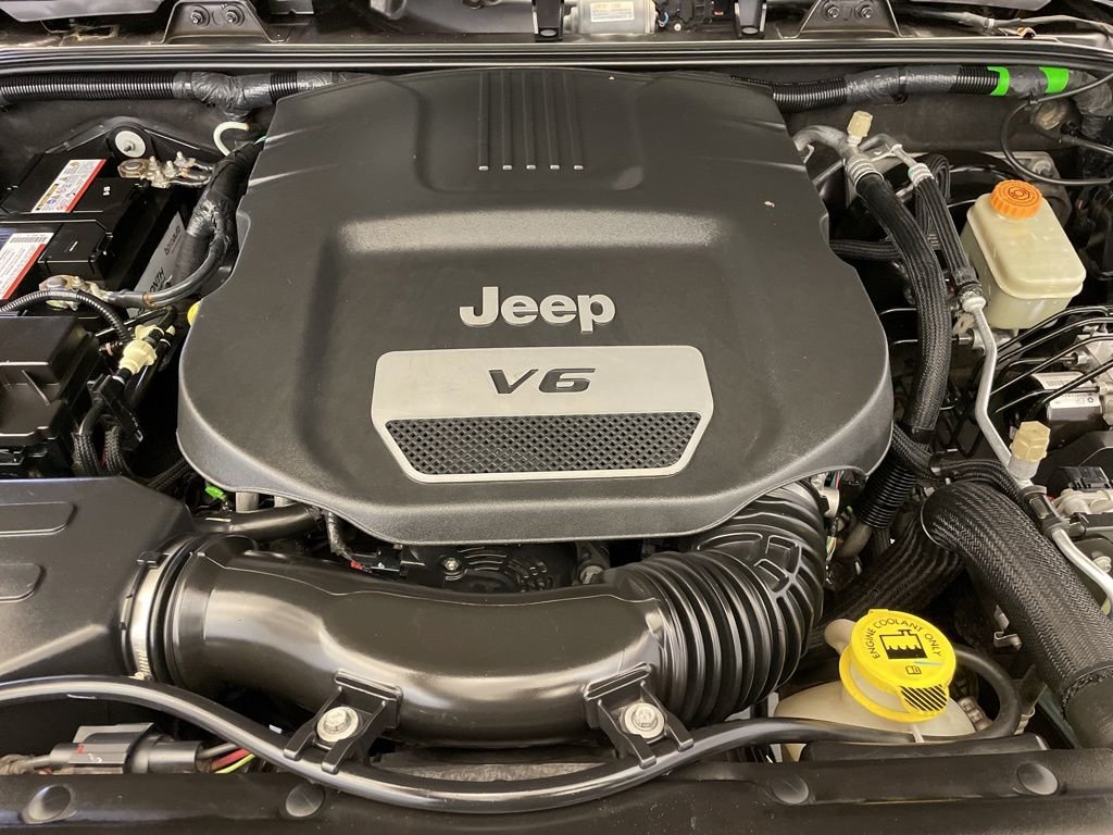 Used 2016 Gray Jeep Unlimited Rubicon image 28