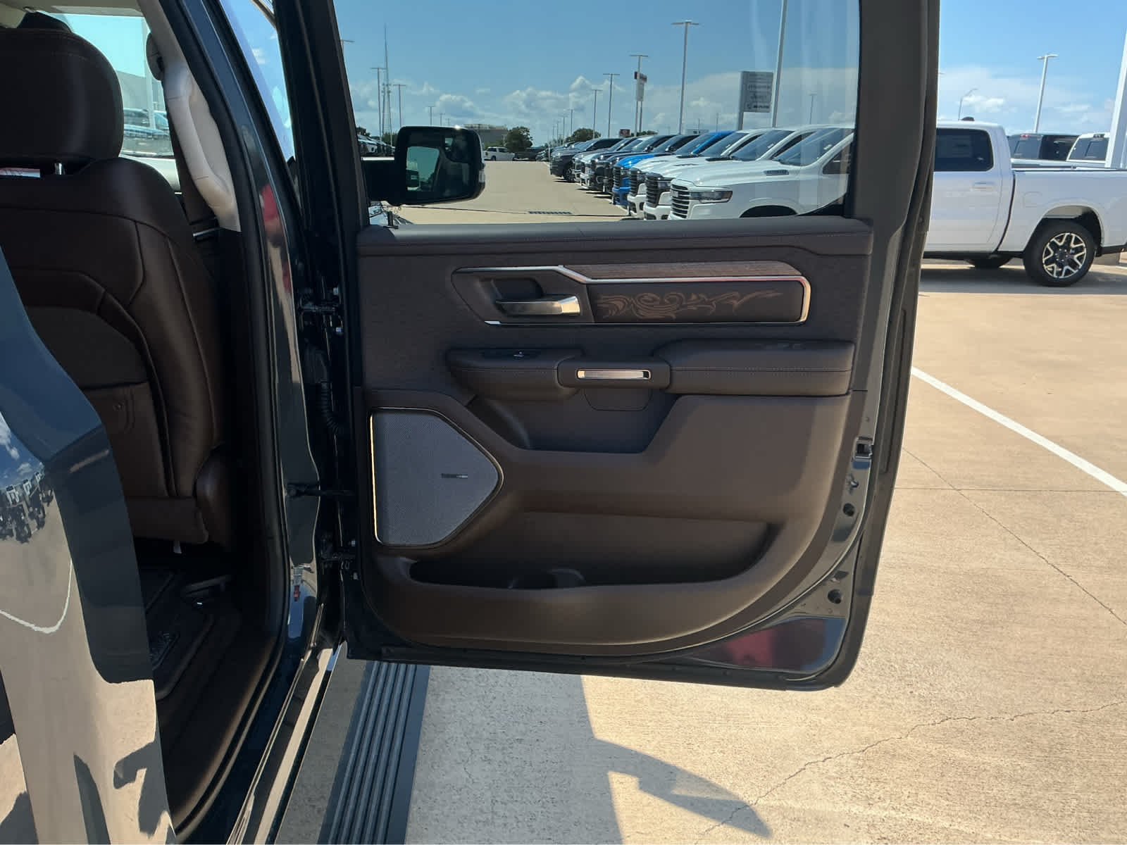 2026 RAM 1500 Limited Longhorn - Photo 23