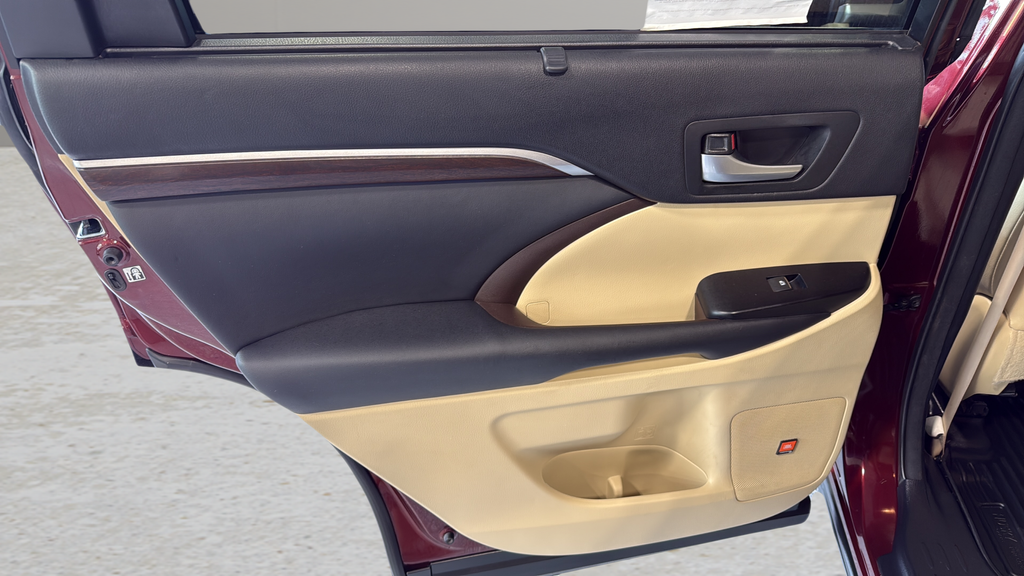 Used 2014 Red Toyota Limited image 14