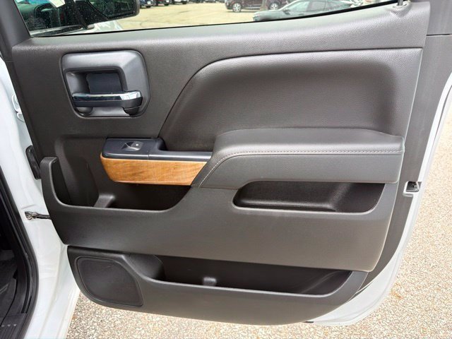 Used 2018 Summit White Chevrolet LTZ image 17