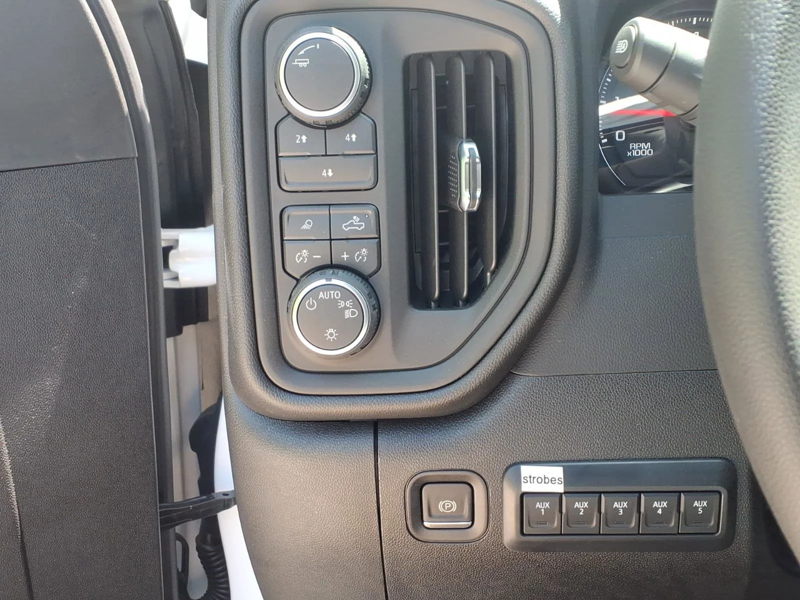 New 2026 Summit White Chevrolet Work Truck image 14