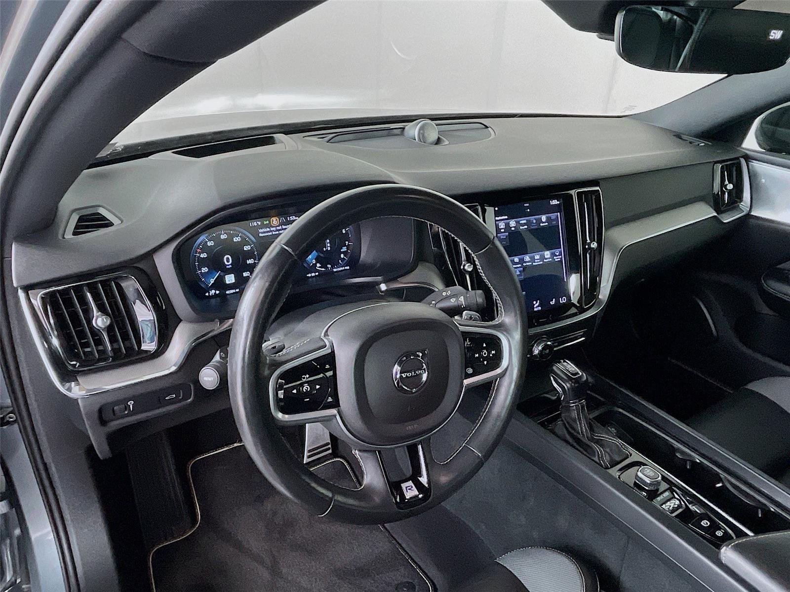 Used 2019 Pebble Grey Metallic Volvo R-Design image 13