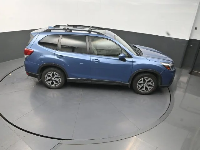 Used 2021 Blue Subaru Premium image 30