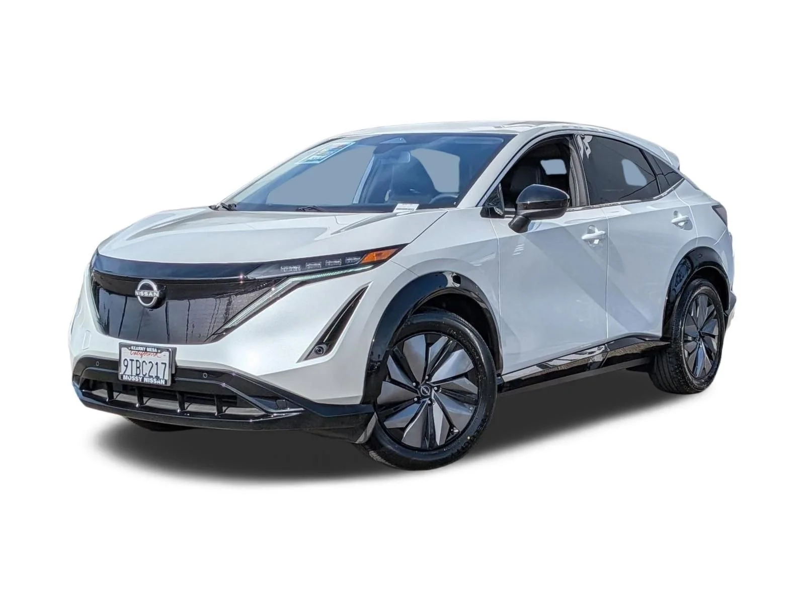 Used 2025 Everest White Pearl Tricoat Nissan ENGAGE image 1