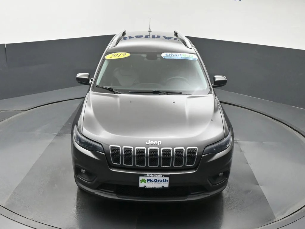 Used 2019 Gray Jeep Latitude Plus image 29