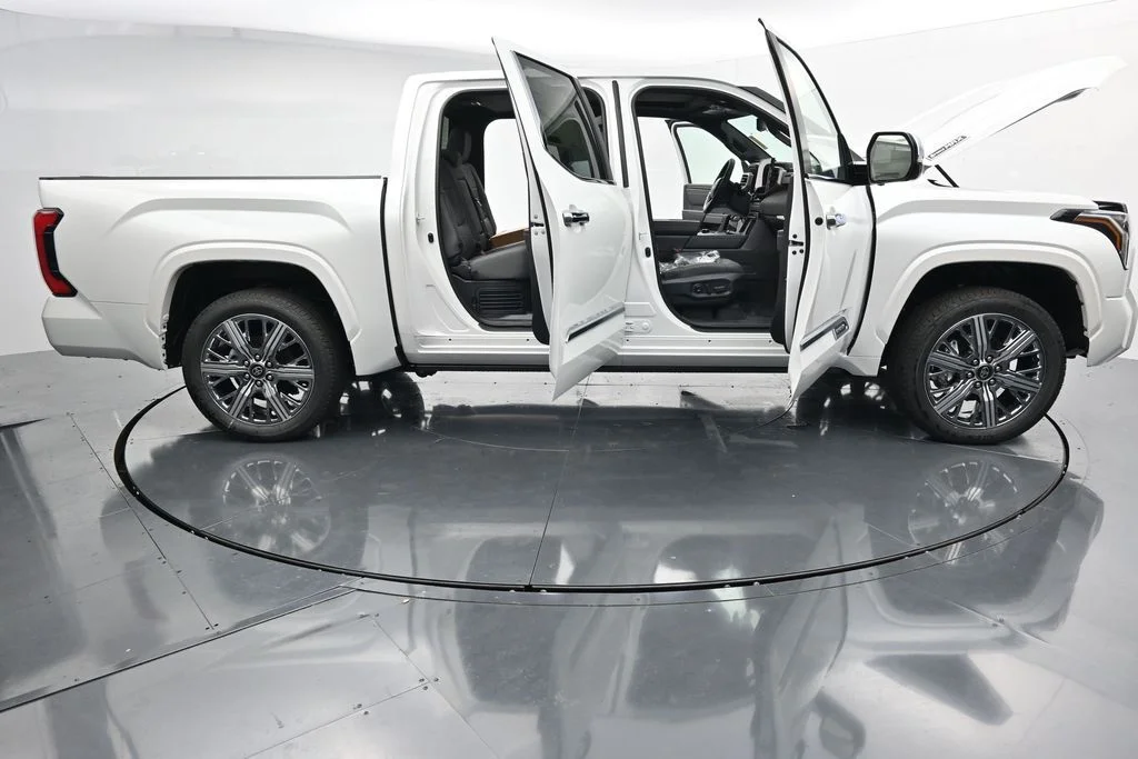 New 2026 Wind Chill Pearl <sup>1</sup> Toyota Tundra Capstone image 37