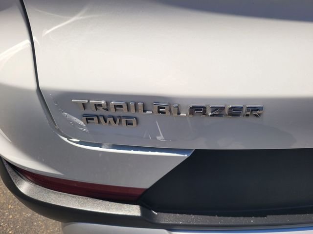 Used 2023 White Chevrolet LT image 10