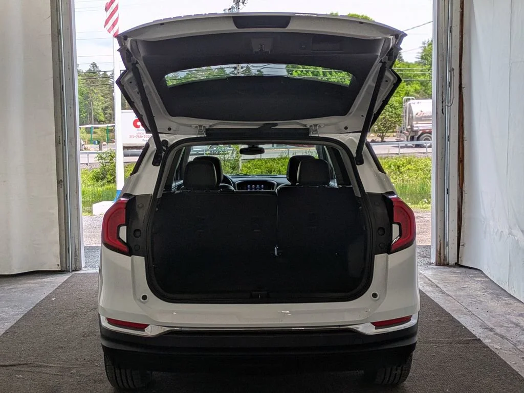 Used 2023 Summit White GMC SLT image 14