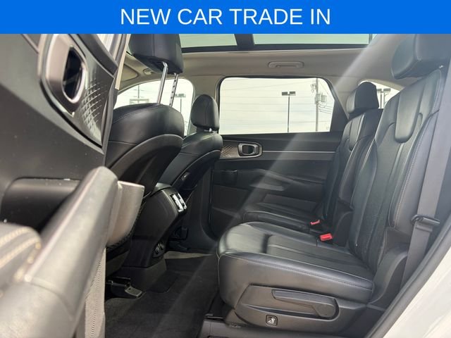 Used 2021 Snow White Pearl Kia EX image 9