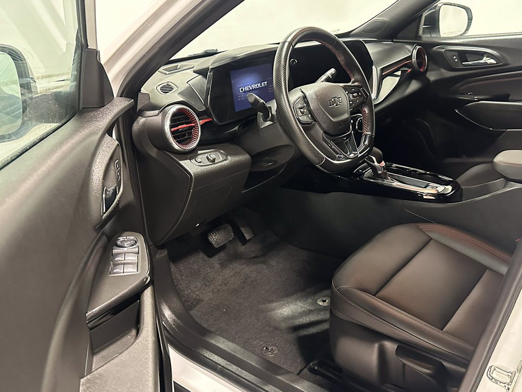 Used 2024 White Chevrolet 2RS image 18