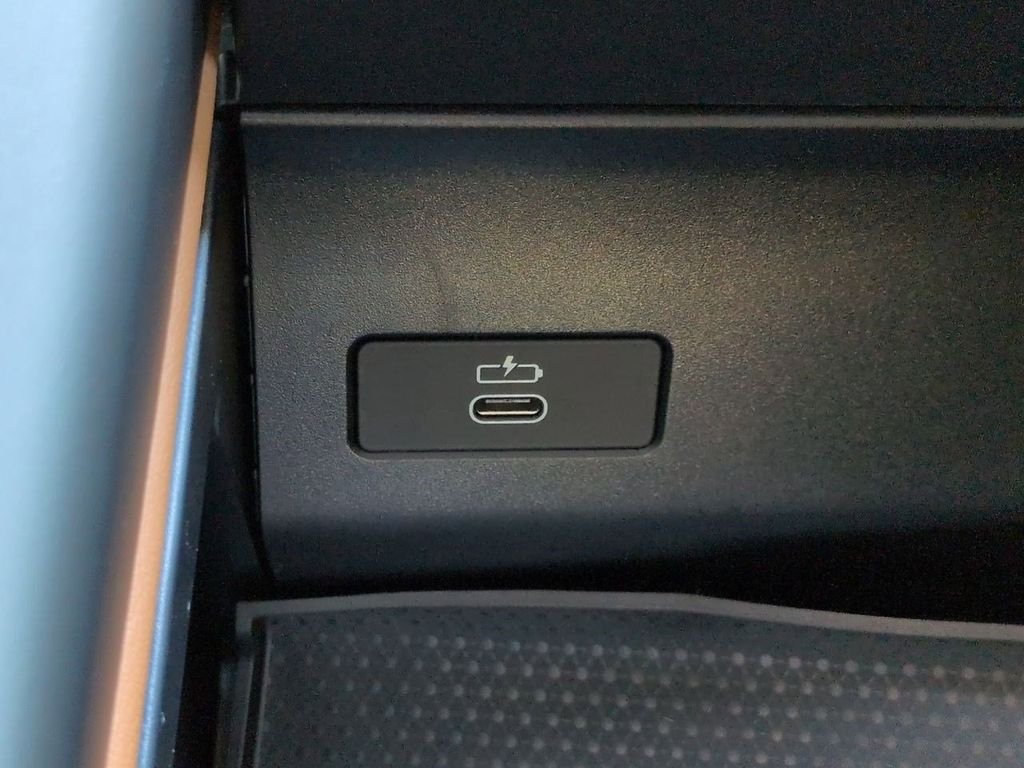 New 2026 Black Sapphire Metallic BMW xDrive40i image 23