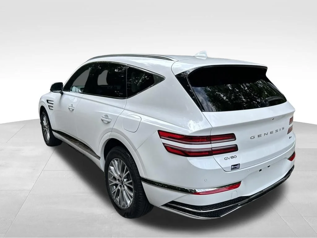 Used 2025 White Genesis 2.5T image 3