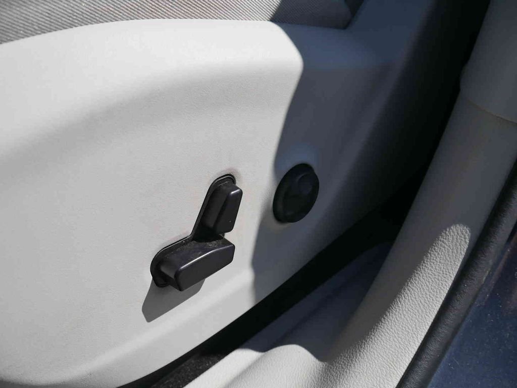 Used 2021 Blue Jeep Limited image 28
