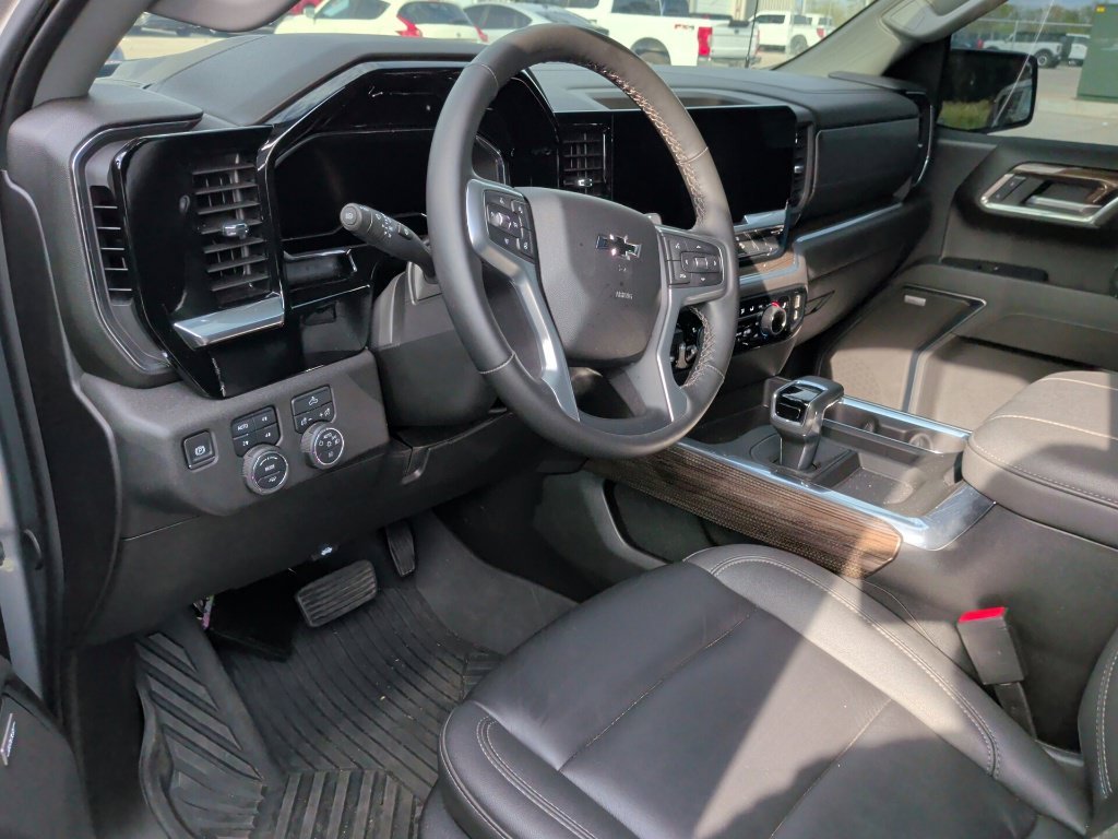 Used 2025 Sterling Gray Metallic Chevrolet RST image 10