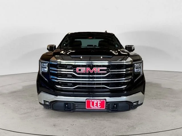 Used 2025 Onyx Black GMC SLT image 9
