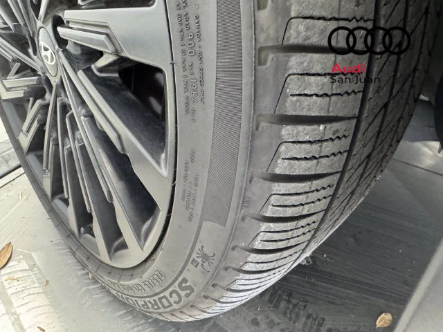 Used 2025 Silver Hyundai Calligraphy image 11