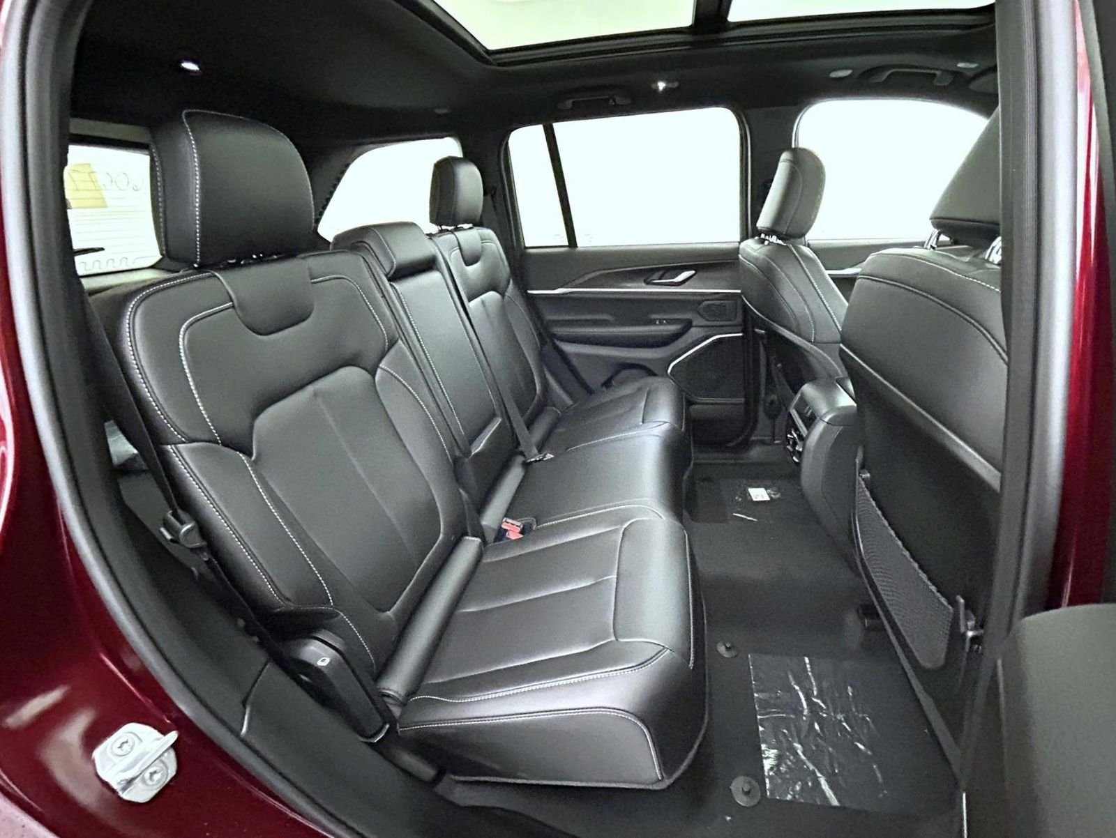 New 2026 Velvet Red Pearl-Coat Exterior Paint Jeep Limited image 18