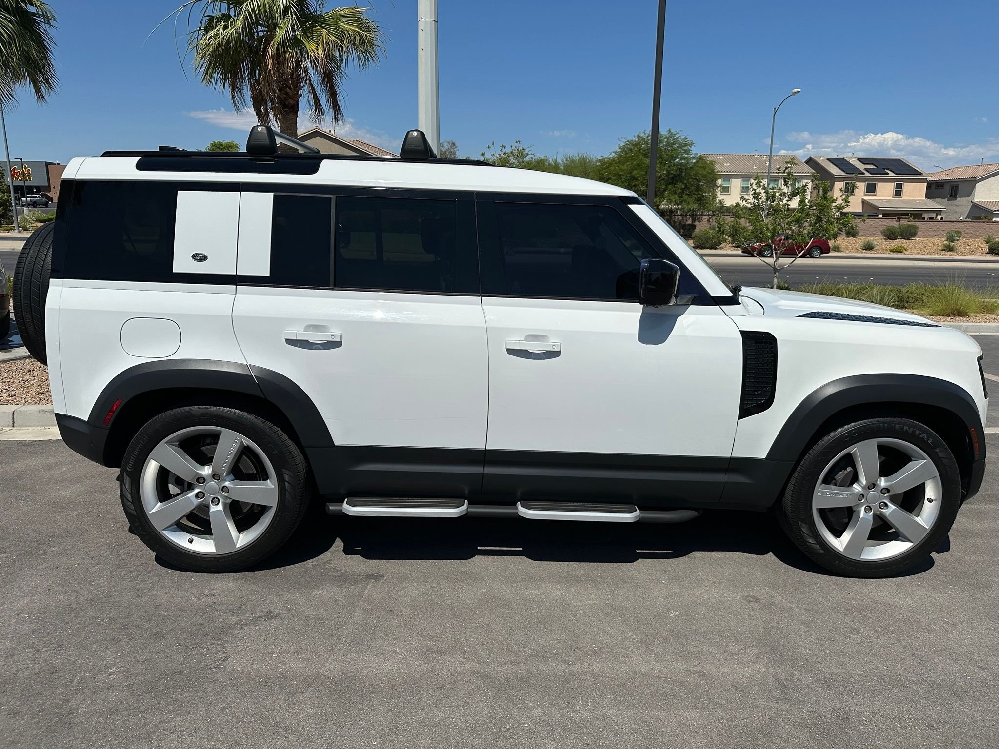 Used 2020 Fuji White Land Rover HSE image 6