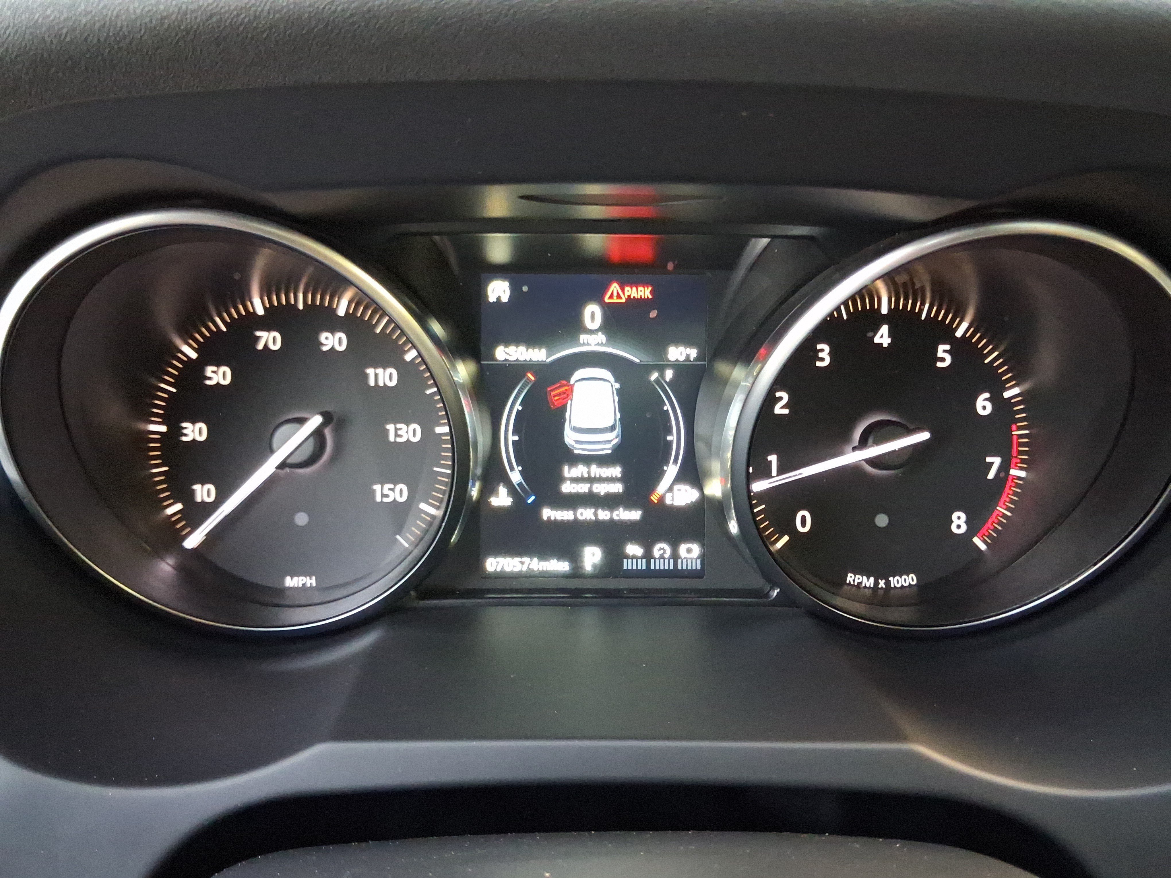 Used 2019  Land Rover SE image 19