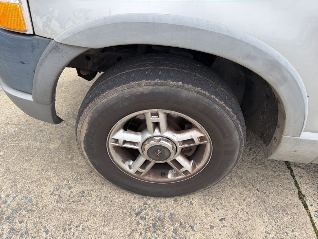 2002 Ford Explorer XLT - Photo 7