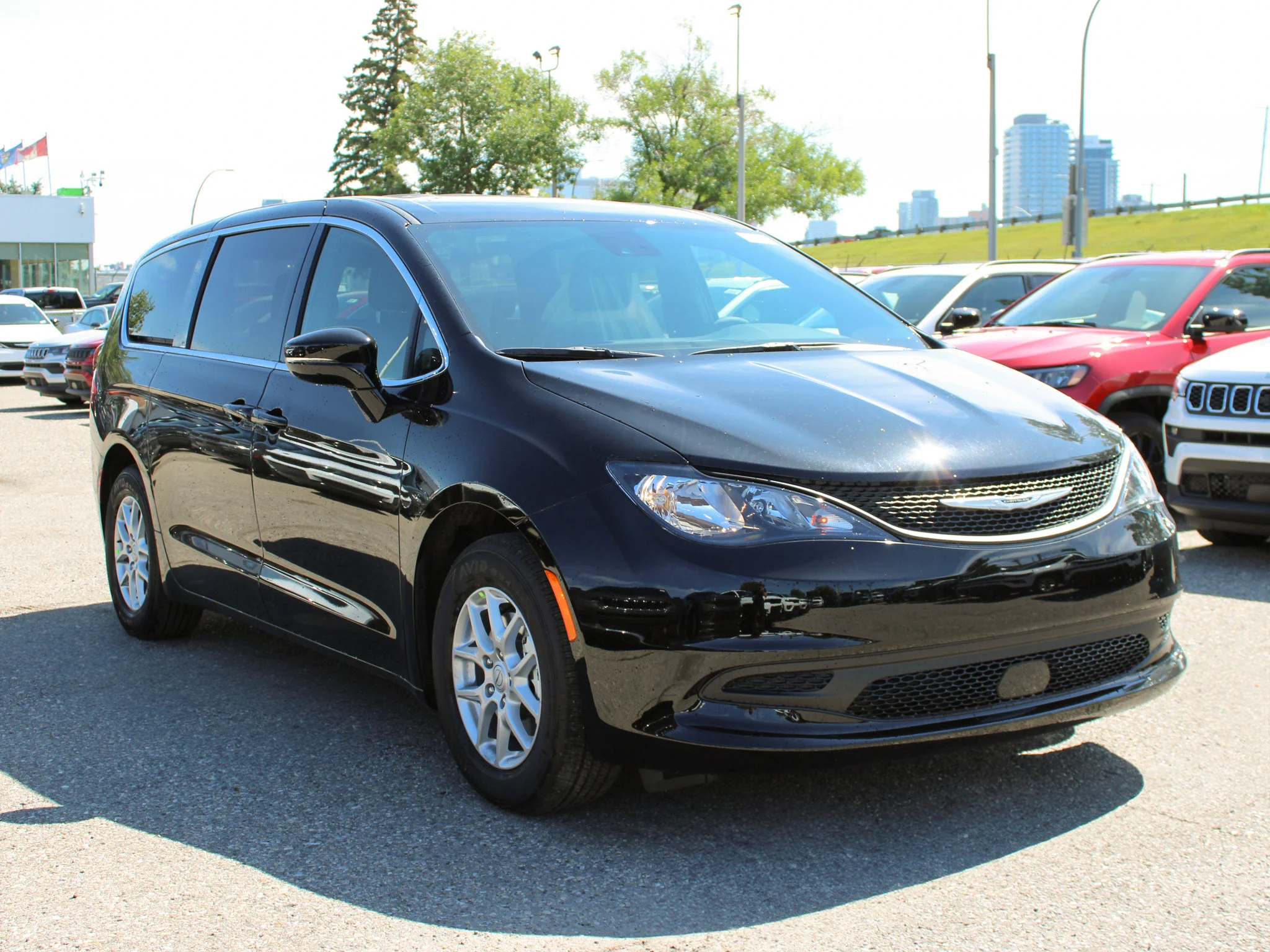 Used 2025 Black Chrysler SXT*, Heated Leather, Remote Start, Lane Departure Warning image 5