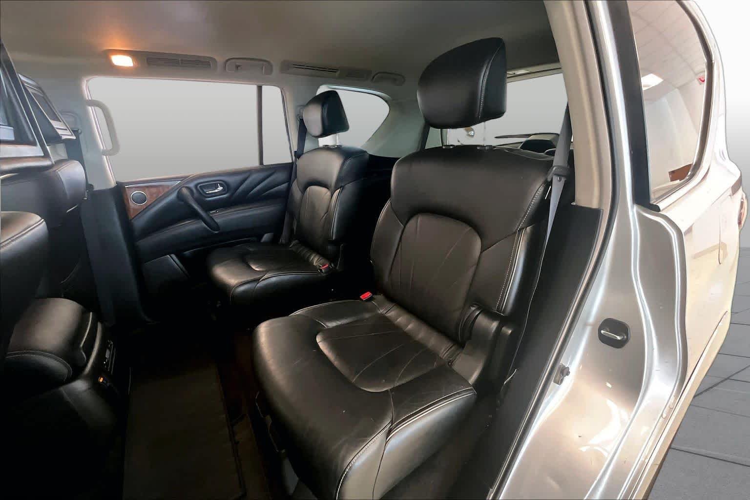 Used 2017 Liquid Platinum INFINITI  image 18