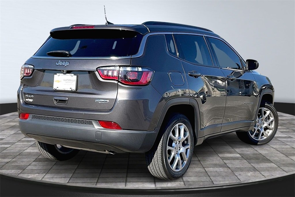 Used 2022 Jeep Compass Latitude Lux with VIN 3C4NJDFB1NT220292 for sale in Guntersville, AL