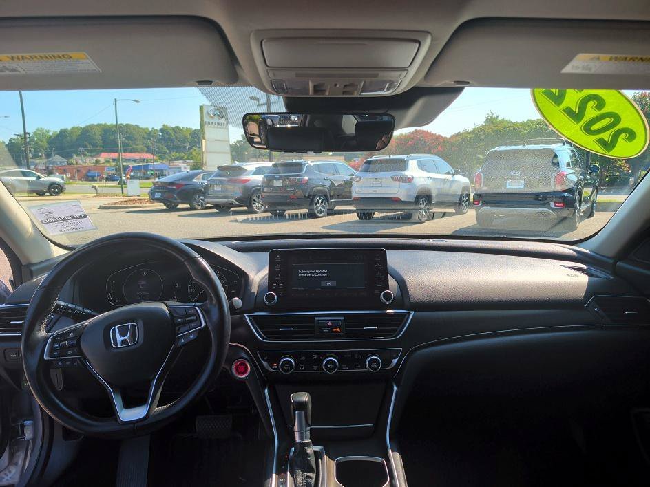 Used 2022 Silver Honda EX-L image 11