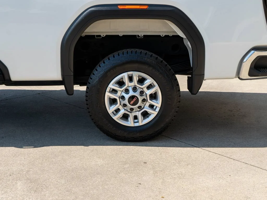 Used 2024 Summit White GMC Pro image 26