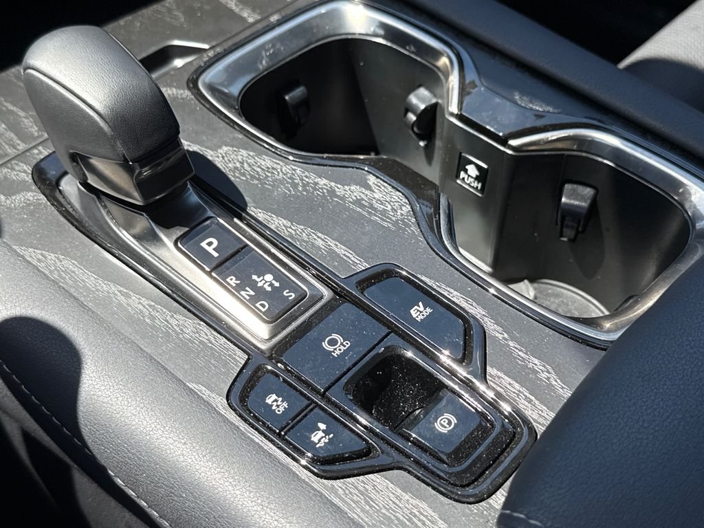 Used 2024 White Lexus 350h Luxury image 27