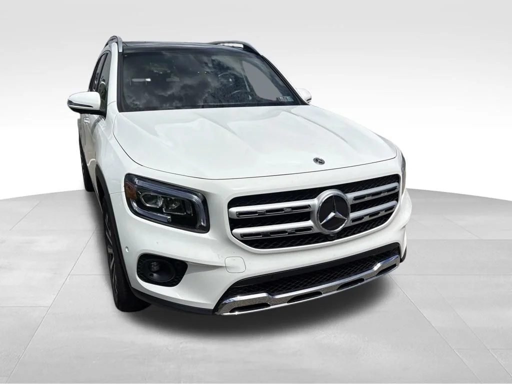 Used 2022 White Mercedes-Benz GLB 250 image 3