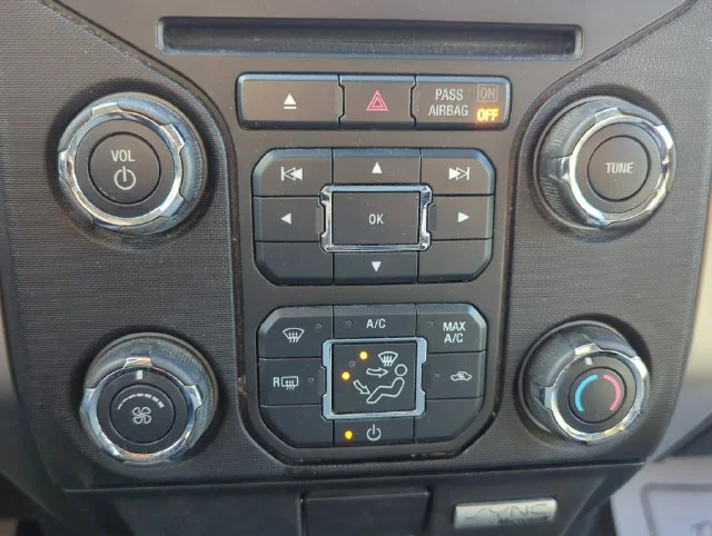 Used 2013 Black Ford XLT image 30