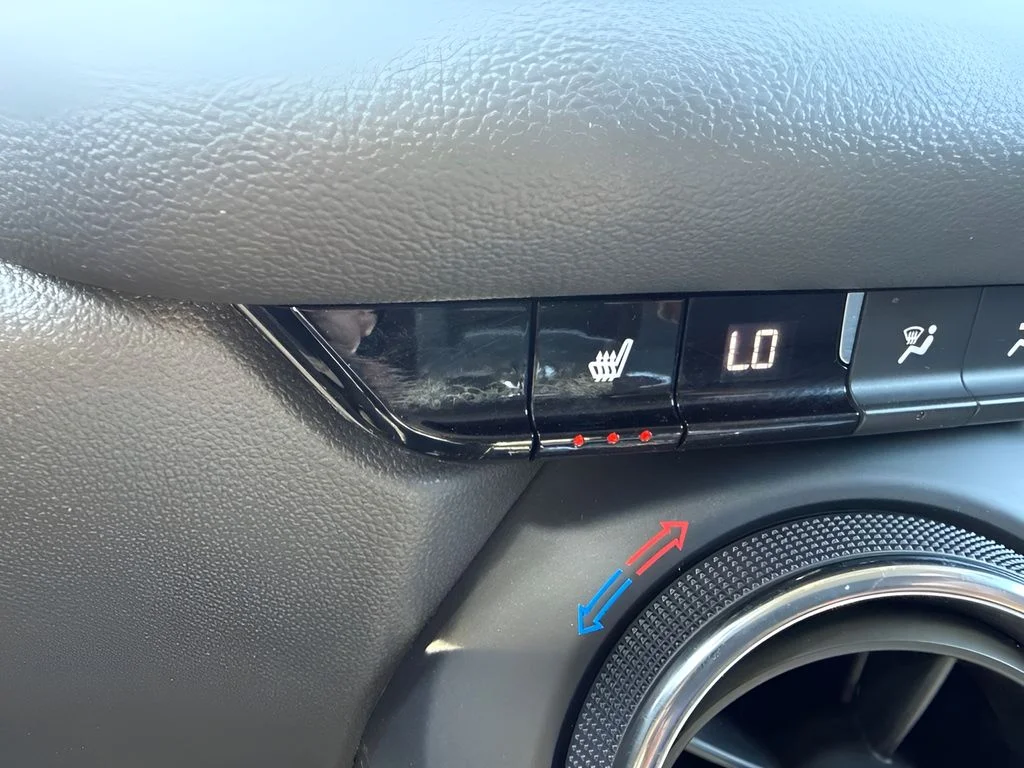 Used 2025 White Chevrolet LT image 17