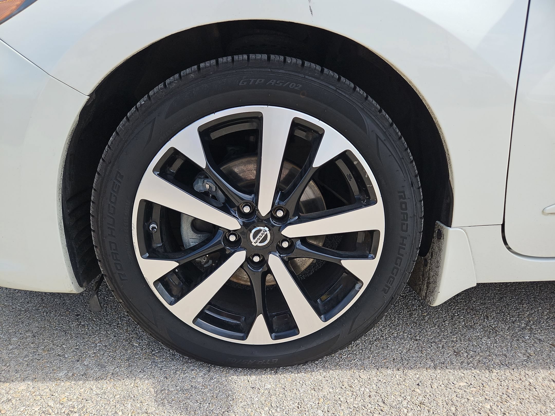 Used 2018 Pearl White Nissan 2.5 SR image 31